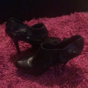 Black, size 7 bootie heels